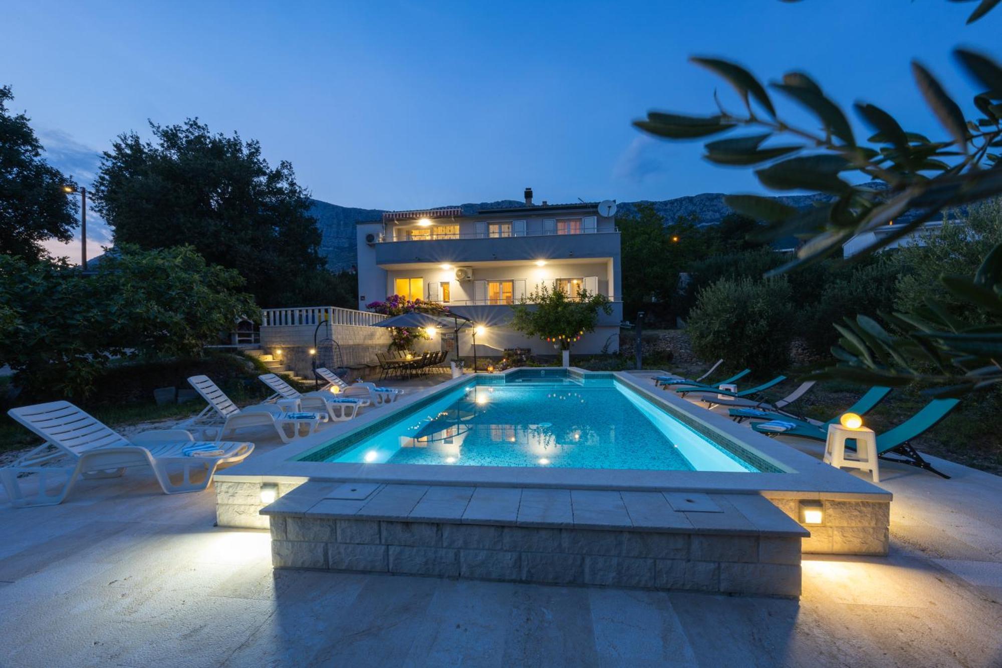 Casa Felice Apartments-Holiday Home Каштела Екстер'єр фото