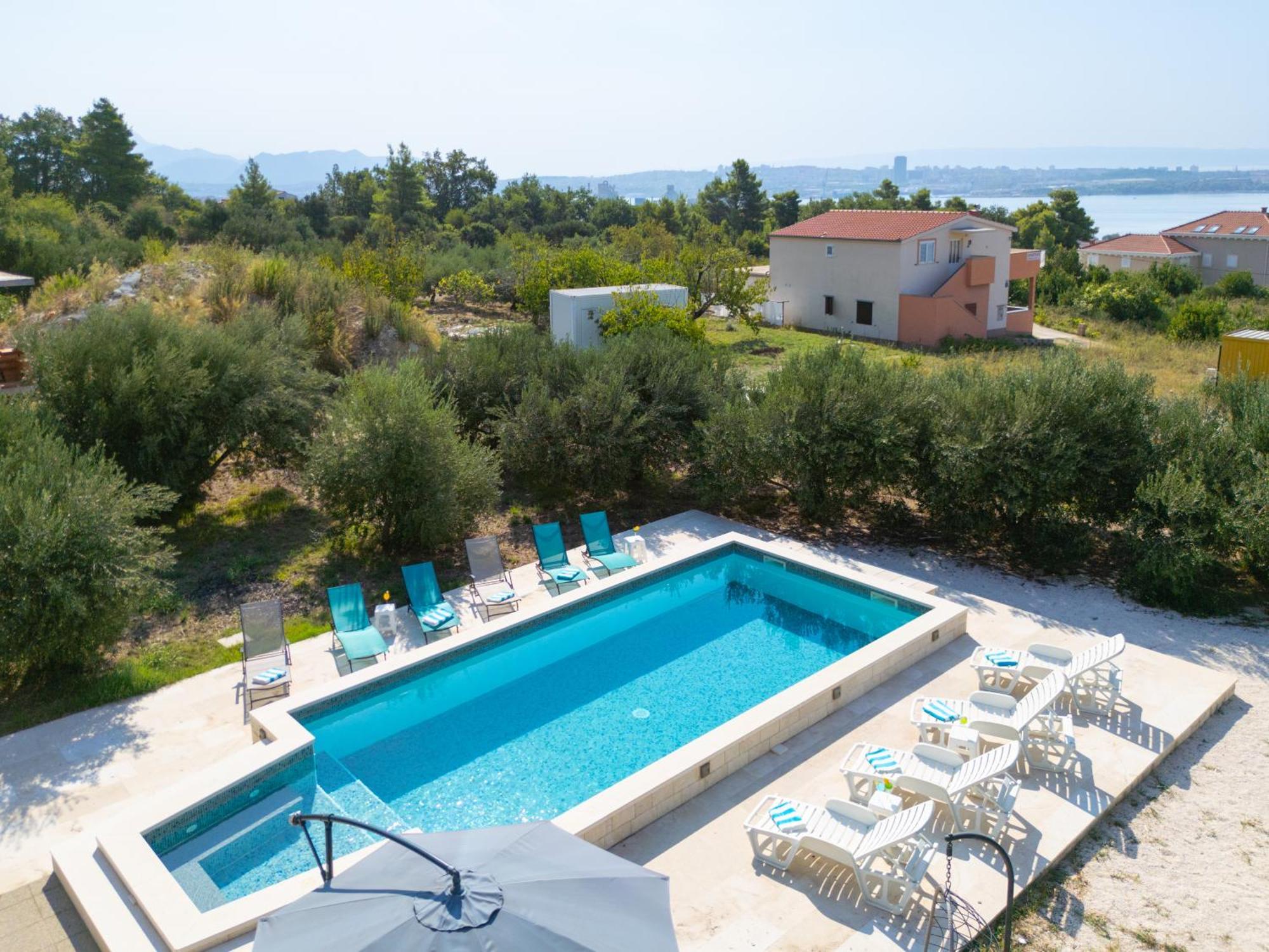 Casa Felice Apartments-Holiday Home Каштела Екстер'єр фото