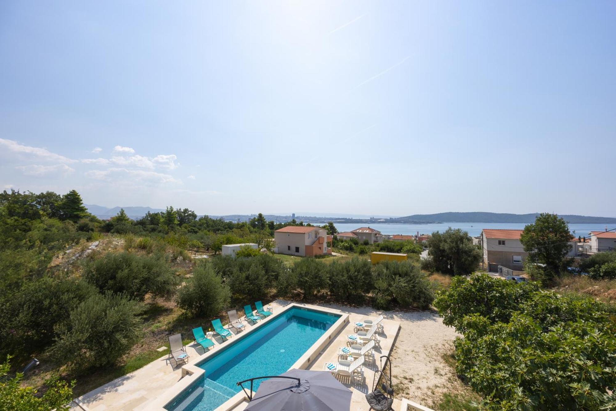 Casa Felice Apartments-Holiday Home Каштела Екстер'єр фото