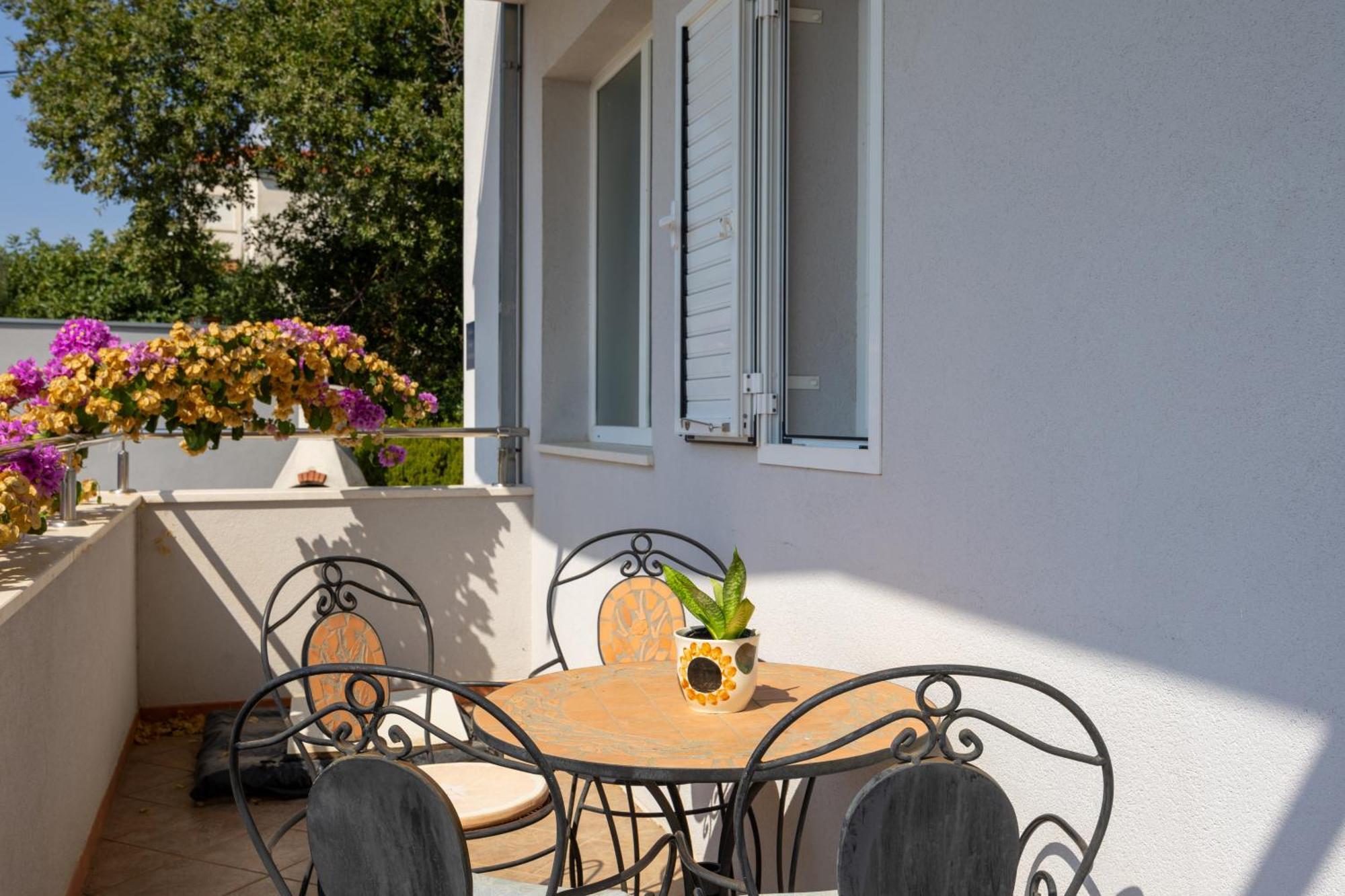 Casa Felice Apartments-Holiday Home Каштела Екстер'єр фото