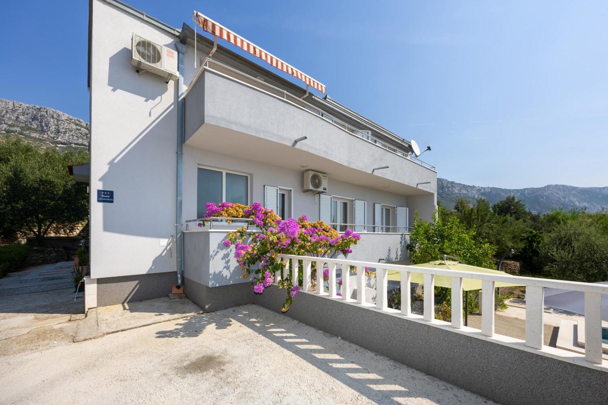 Casa Felice Apartments-Holiday Home Каштела Екстер'єр фото