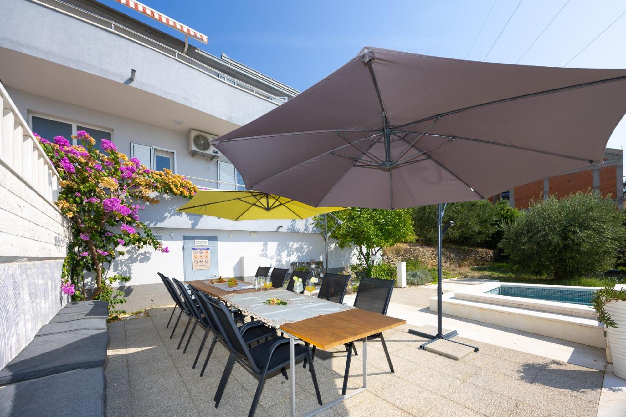 Casa Felice Apartments-Holiday Home Каштела Екстер'єр фото