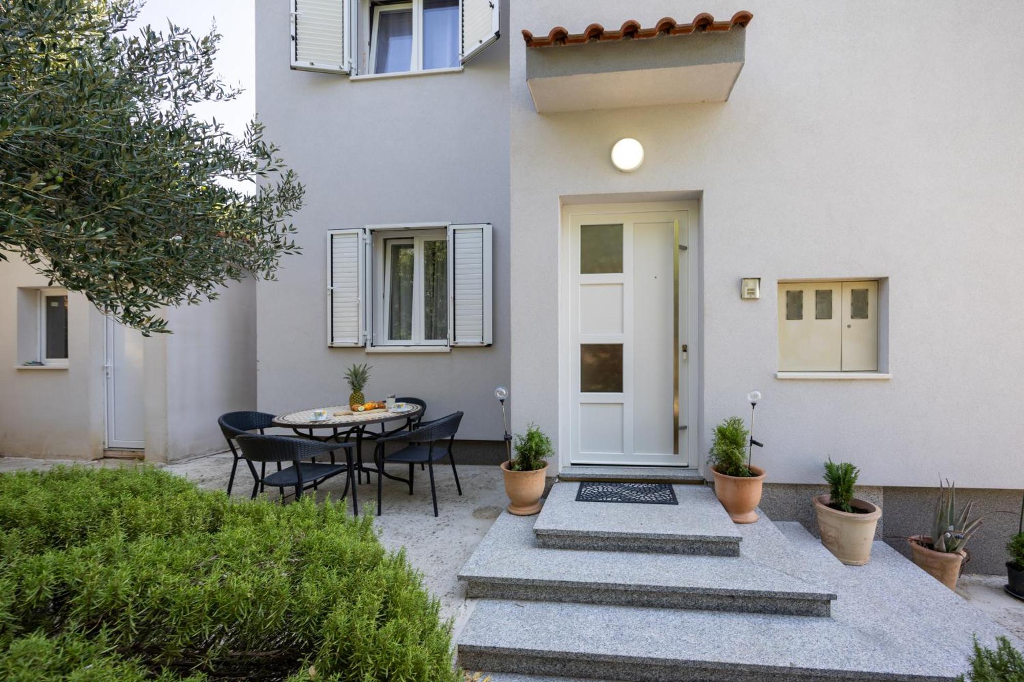 Casa Felice Apartments-Holiday Home Каштела Екстер'єр фото