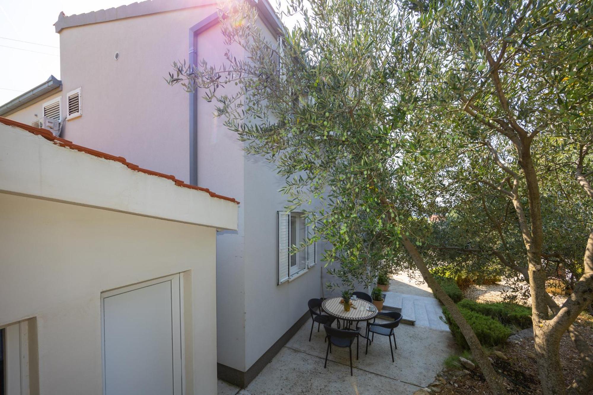 Casa Felice Apartments-Holiday Home Каштела Екстер'єр фото